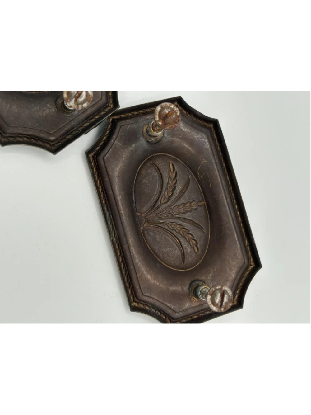 2 Vintage Drawer Pulls, Wheat medallion in center